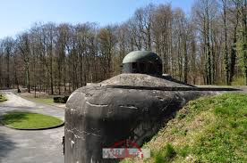 Le fort de schoenenbourg est le plus puissant ouvrage défensif de la ligne maginot qui verrouillait l'accès à l'alsace du nord. Fort De Schoenenbourg Ligne Maginot Www M38a1 De