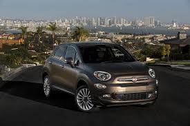 The 500x is a tiny crossover or suv, entering one of the fastest growing segments ahead of some of its rivals. Fiat Chrysler Presented The New 2016 Fiat 500x In Miami Negocios Magazine