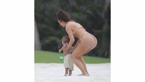 30 Kilo Abgespeckt Kim Kardashian Wieder Knackig Im Bikini Krone At