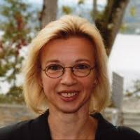 100+ perfiles de «Doris»