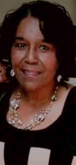 Shelley Simons's Instagram, Twitter & Facebook