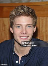 1,383 Hunter Parrish Photos & High Res Pictures