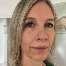 Anna Murchison's Instagram, Twitter & Facebook