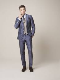 Mit Einer Weste Konnen Sie Zahlreiche Looks Kreieren Ob Ihr Anzug Blau Schwarz Beige Oder Grau Ist Eine Manner Outfit Herrenmode Anzuge Anzug Weste