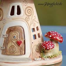 Windlicht Keramik Elfenhaus Mit Fliegenpilzen Und Blauem Dach Fliegenpilz Keramik Basteln