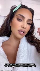 Weili zhang | inspired by the beautiful. Kim Kardashian Shows Off Her Glamorous Make Up Application While On Set Of A New Photoshoot Aktuelle Boulevard Nachrichten Und Fotogalerien Zu Stars Sternchen