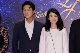 李運慶 （ジャック・リー） シンウェイ（鑫威）バイオの秘書室長 シェン・ヨウルイ （沈佑睿） 紀言愷 （jr） 成績トップの販売員、ウェンカイが連れてきて営業3課で働くことになった。女好き。 ジアン・フイシン （江慧心） 黃甄妮 （ジェニー・ホァン. åˆ†æ‰‹3å¹´ æŽä½³è±« æŽé‹æ…¶åŒæ¡†äº† ä¸€èµ·å‡ºå¸­å©šç¦® æ˜¯ç´„å¥½çš„ Ettodayæ˜Ÿå…‰é›² Ettodayæ–°èžé›²
