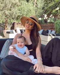 Troian bellisario is be best known as spencer on pretty little liars, but all that's about to change, as she's about to release. Shay Mitchell Enttauscht Baby Atlas Sagt Papa Statt Mama Promiflash De