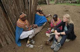 Elle rejoint quelqu'un qui l'attend quelque part sur la planète, pour lui faire découvrir un autre mode de vie. Rendez Vous En Terre Inconnue France 5 Estelle Lefebure Au Nord Du Kenya Chez Les Samburu