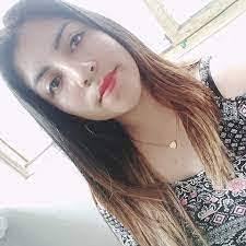 Vicki Romanski's Instagram, Twitter & Facebook