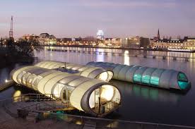 Berlin Tak Blisko Tak Niezwykly Tanie Linie Lotnicze Arquitectura Textil Piscinas Arquitectura