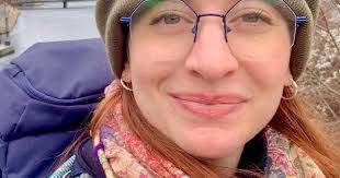 Laura Vestal's Instagram, Twitter & Facebook