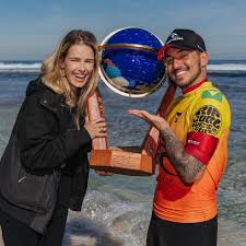 Medina é o primeiro surfista a conquistar uma vaga nas finais do rip curl wsl. Qufaewltwkdjym