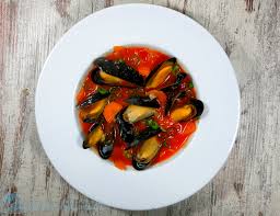 Miesmuscheln In Weisswein Tomatensud Thermosphare Rezept Miesmuscheln Muscheln Tomaten