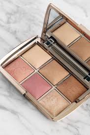палетка теней Makeup Revolution Re Loaded Palette Velvet Rose Hourglass Ambient Lighting Edit Palette Unlocked Edition The Beauty Look Book In 2020 Hourglass Makeup Makeup Gift Makeup Items