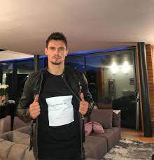 Liverpool fc star dejan lovren photo: Dejan Lovren Gives Thumbs Up Ahead Of Watford V Liverpool