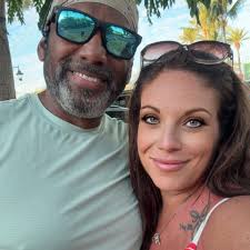 Can Dr. Frank Lamadrid achieve a very thin athletic look with a BBL?