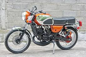 Tiger modif cb dream 200. Honda Cb Tua Ini Ternyata Kawasaki Ninja Rr 150 Yang Dimodifikasi Gokil Gridoto Com