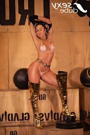 Lívia Nayara nua na Sexy - Gostosas HD