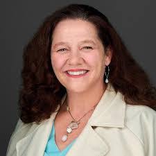 Elizabeth Pion's Instagram, Twitter & Facebook