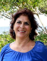 Gina Moss's Instagram, Twitter & Facebook