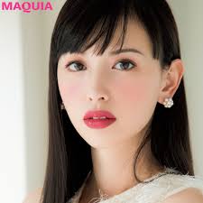 シャネルの名品パレットでノーブルな眼差しに 千吉良恵子さんが教える春の顔 マキアオンライン maquia online 美容メイク 日本のメイクアップ 顔