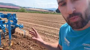 Allez donc regarder cette belle vidéo de notre caserne… vous devriez  reconnaître quelqu'un dedans… 😜