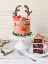 Spring daisy lemon layer cake. 7 Christmas Cake Ideas That Ll Be Your New Holiday Obsession Xo Katie Rosario