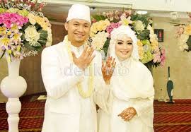 Mulai dari perawatan kulit, perawatan wajah. Model Hijab Pengantin Muslimah Hijabfest