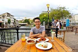 Perjalanan ke melaka hanya mengambil. Makan Di Tepi Sungai Melaka Di The Street Kitchen