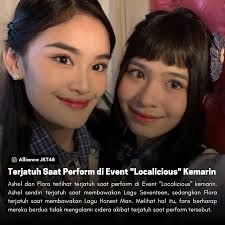 Saat perform di event Localicious kemarin, Ashel dan Flora terlihat  terjatuh saat membawakan Lagu "Seventeen" dan "Honest Man". Semoga mereka  berdua nggak kenapa-kenapa ya🥺 . . . . . . . . .