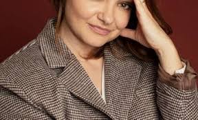 Laura Shepard's Instagram, Twitter & Facebook