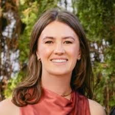 Laura Carruthers's Instagram, Twitter & Facebook