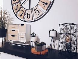 Deco Zoom Sur Le Dessus De Buffet De Cyrihell84 Avec De Nombreux Elements Deco Babou Horl Buffet Salle A Manger Decoration Buffet Salle A Manger Peinture