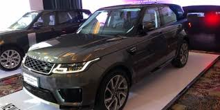 5.0 at (510 л.с.) 4wd. Gap Harganya Miliaran Ini 5 Perbedaan New Range Rover Dan Range Rover Sport Merdeka Com
