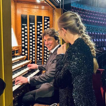 Back at the @royalalberthall to play for @topgunmovie today and remembering  this surreal moment from the last time we did this film at the hall -  getting to give @tomcruise a quick