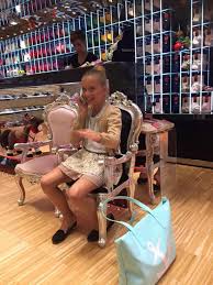 Shania geiss deletes all of her pictures on instagram. Carmen Geiss Shania Im Schuh Shopping Fieber Intouch