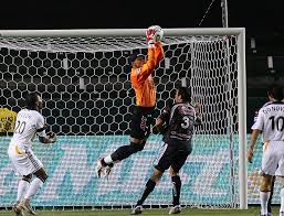 Kolombiya'da oynarken calero, biri deportivo cali (1996) ve atlético nacional (1998) ile bir tane daha. Dia Internacional Del Arquero Miguel Calero Sigue Volando Storefutbol Com Tienda Deportiva
