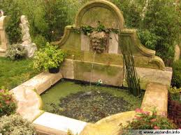 Les Fontaines Au Jardin