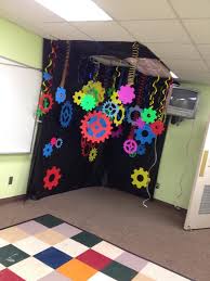 Notice How These Slinky S Are Hanging From The Ceiling To Create Motion Great Idea To Use For G Fo Vbs Crafts Maker Fun Factory Vbs 2017 Maker Fun Factory Vbs