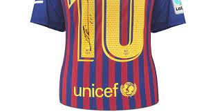 Recevez une alerte avec les dernières annonces pour « barcelona messi jersey » dans canada. Football God Lionel Messi Is Auctioning Off His Barcelona Jersey