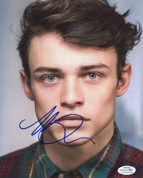 Thomas Doherty "Gossip Girl" AUTOGRAPH Signed 'Max Wolfe' 8x10 Photo D ACOA 