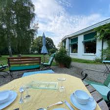 Einen überblick finden sie hier. Photos At Hotel Restaurant Ich Weiss Ein Haus Am See Hotel