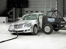 2007 Mercedes Benz E Class Side Iihs Crash Test Youtube