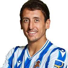 Jugador de fútbol de la @realsociedad. Mikel Oyarzabal On Twitter 3