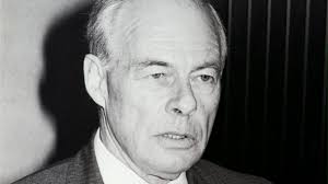 Former UK envoy Sir Richard Evans, who was key in HK's handover, dies