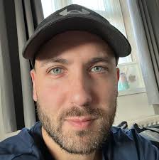 YouTuber Kanta from the Japanese duo Mizutamari Bond orchestrated a viral  prank featuring a giant, hyper-realistic fried rice wave sculpture. Kanta  placed the sculpture in public spaces, startling unsuspecting passersby and  creating