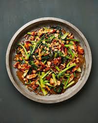 A couple of the dishes on the new outdoor breakfast at ottolenghi. Yotam Ottolenghi On Instagram Less Is More In My Guardian Column Dishes With 5 Ingredients But Lots Of Fla Recette Sympa Recette Poulet Recette Du Monde