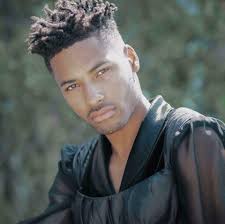 Darius Elmore's Instagram, Twitter & Facebook