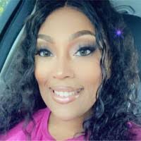 Natalie Magee's Instagram, Twitter & Facebook